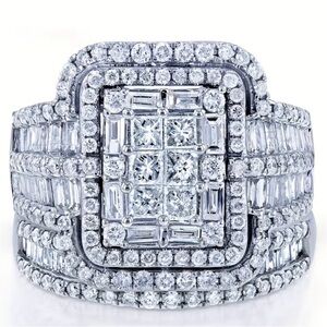 Elegant  Ring Silvery Plated Ring with Zirconia Jewelry